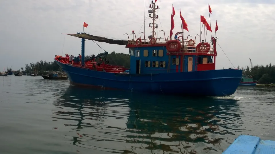 Cung cấp máy chính cho tàu cá vỏ thép